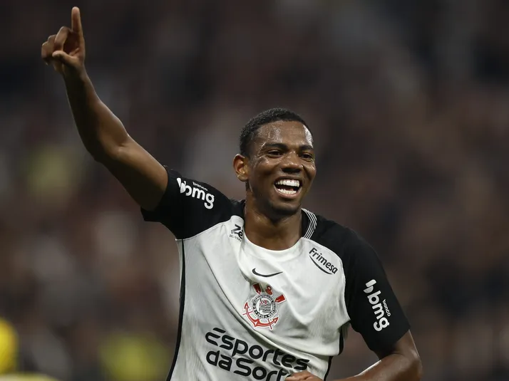 Corinthians aumenta pedida por André para R$ 133 milhões