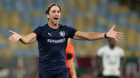 Zubeldía não recebeu punição e estará presente em Fluminense x Flamengo.