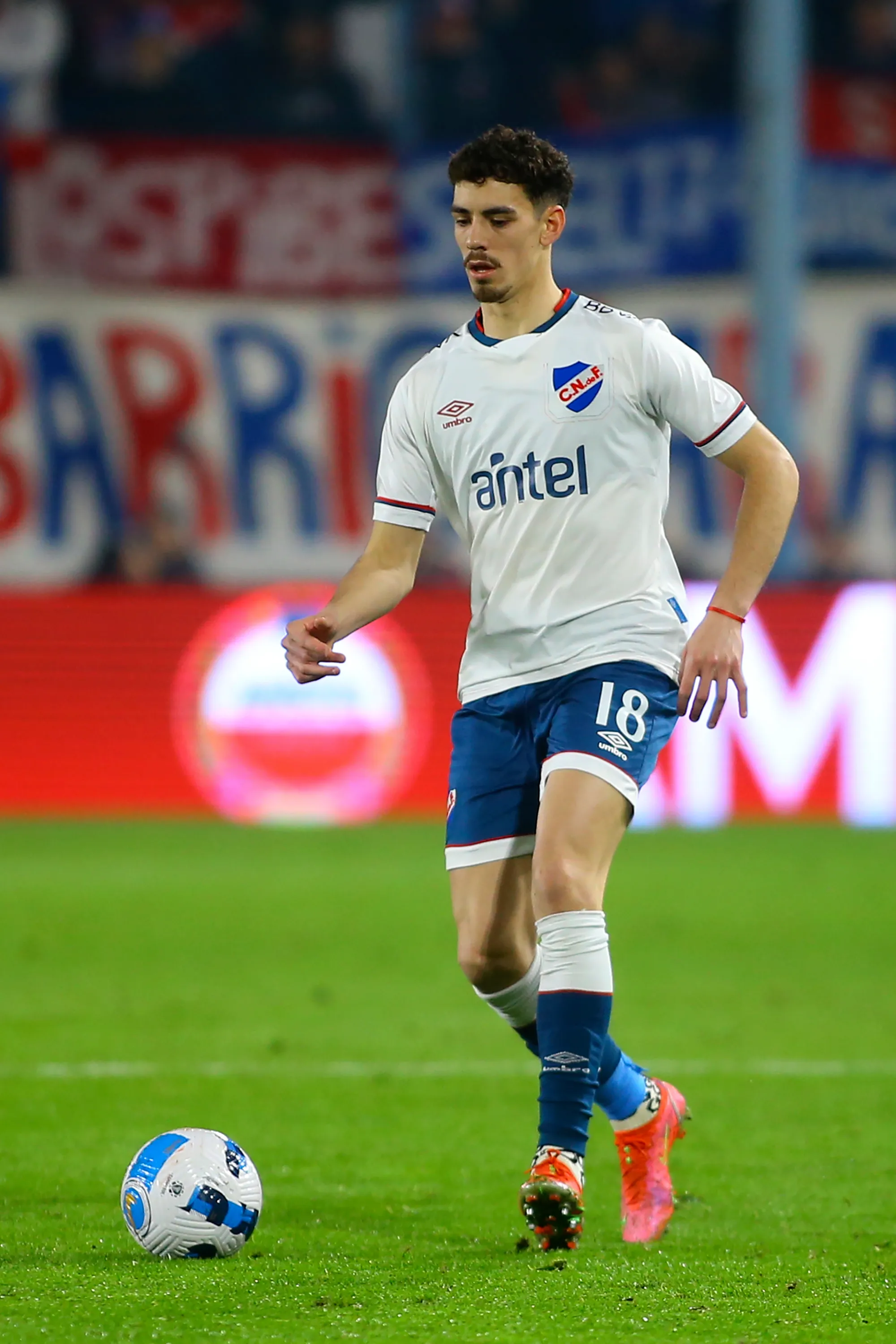 Nicolas Marichal atuando no Nacional-URU em 2022 – (Photo by Ernesto Ryan/Getty Images)
