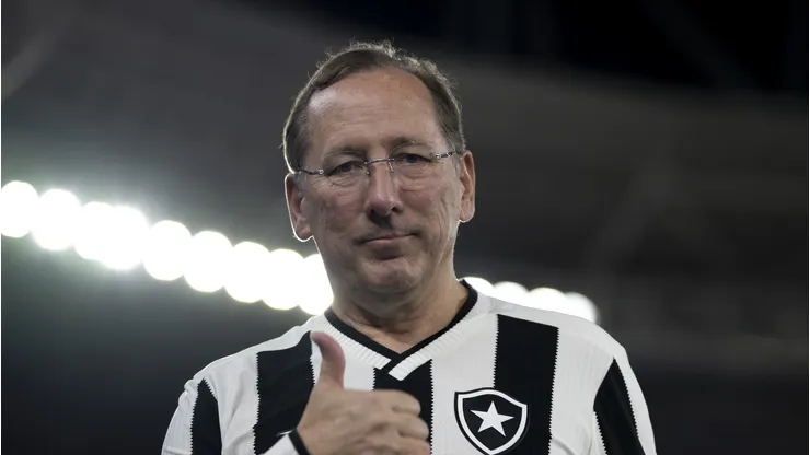 Textor ainda tentará reforços no Botafogo.