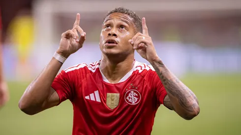 Vitinho jogador do Internacional comemora seu gol durante partida contra o Sao Luiz-RS no estadio Beira-Rio pelo campeonato Gaucho 2026. Foto: Maxi Franzoi/AGIF