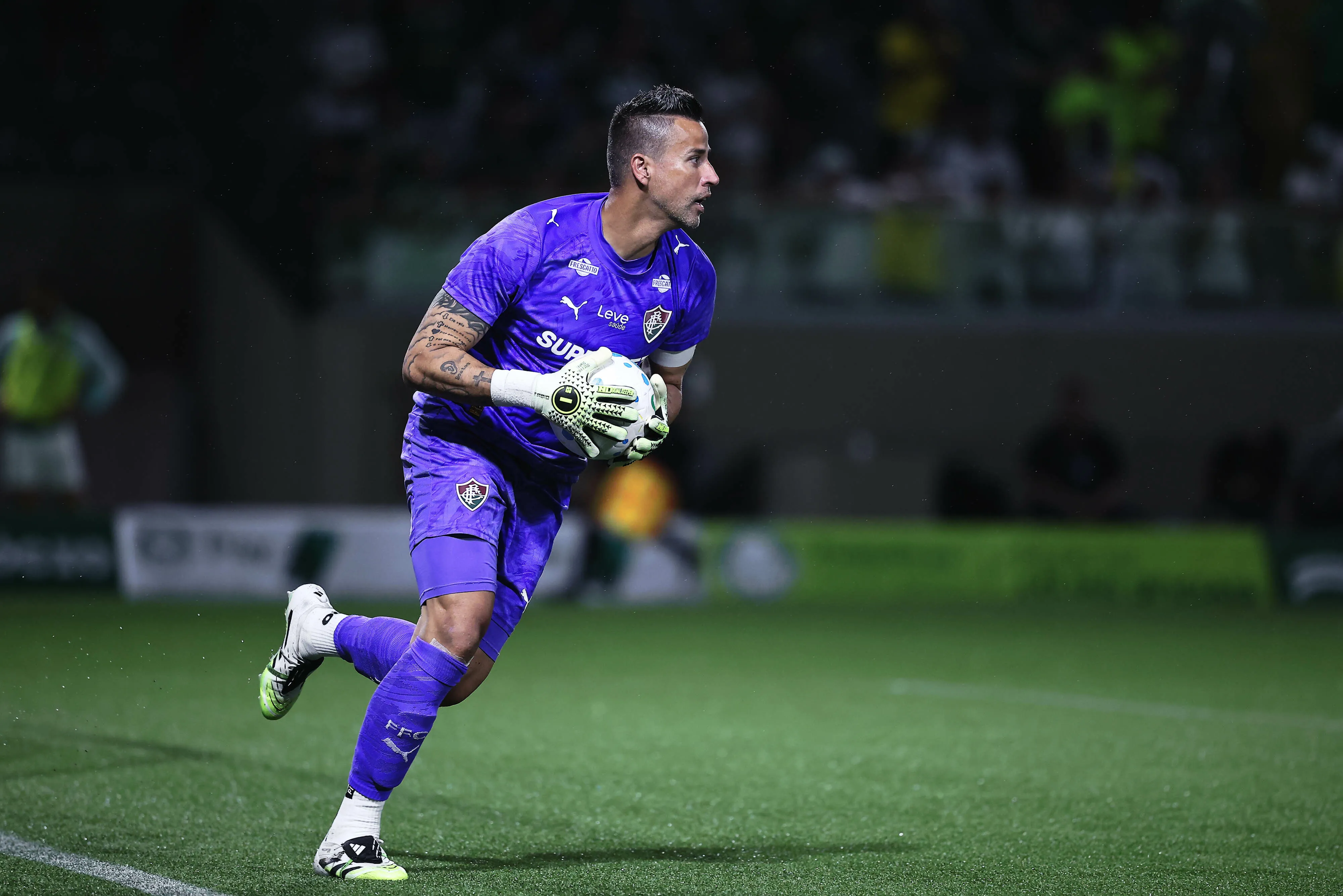 Fabio goleiro do Fluminense durante partida contra o Palmeiras no estadio Arena Barueri pelo campeonato Brasileiro A 2026. Foto: Ettore Chiereguini/AGIF