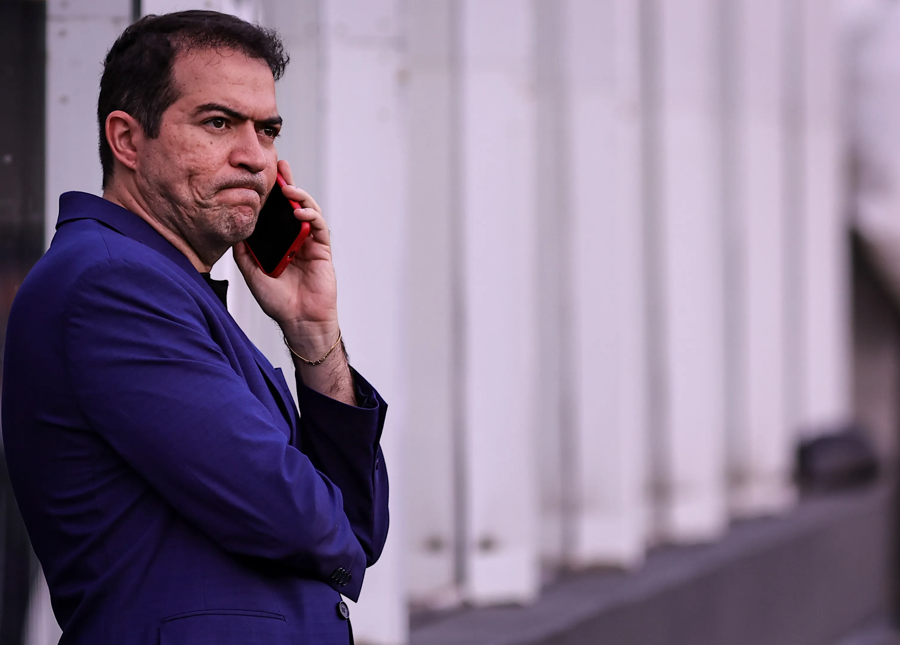 Marcelo Paz diretor do Corinthians durante partida contra o Bahia no estadio Vila Belmiro pelo campeonato Brasileiro A 2026. Foto: Fabio Giannelli/AGIF