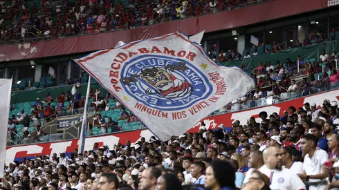 Torcida do Bahia durante partida contra Barcelona no estadio Arena Fonte Nova pelo campeonato Baiano 2026. Foto: Marcio Jose/AGIF