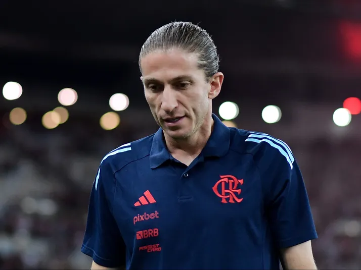 Empresário fala sobre futuro de Filipe Luís após saída do Flamengo