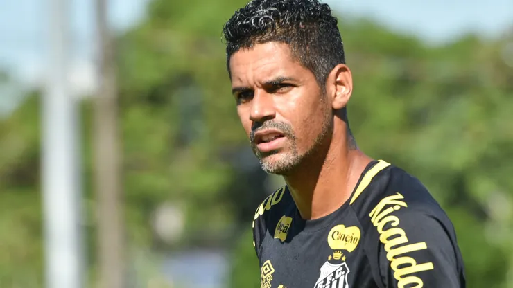 Aderlan, ex-jogador do Santos. Foto: Jota Erre/AGIF