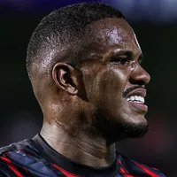 Gustavo Marques é punido por 12 jogos e R$30 mil