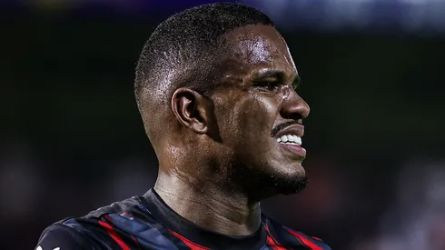 Gustavo Marques jogador do Bragantino durante partida contra o Atlético-MG no estádio Cícero De Souza Marques pelo campeonato Brasileiro A 2025. Foto: Fabio Giannelli/AGIF