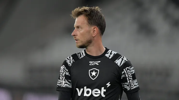 Neto goleiro do Botafogo durante aquecimento antes da partida contra o LDU no estadio Engenhao pelo campeonato Copa Libertadores 2025. Foto: Thiago Ribeiro/AGIF