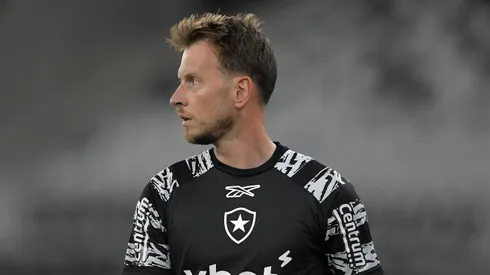 Neto ainda gera dúvidas no Corinthians.