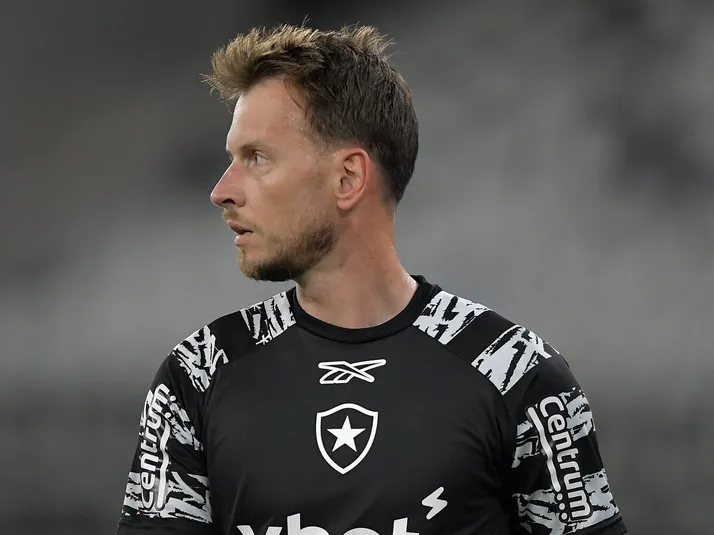 Corinthians ainda não está convencido sobre contratar Neto, do Botafogo