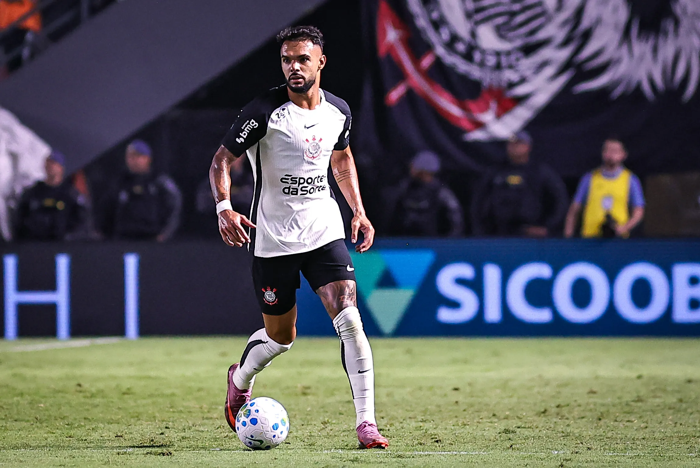 Raniele atuando pelo Corinthians em 2025 –  Foto: Fabio Giannelli/AGIF