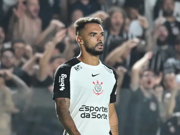 Raniele perde treinos no Corinthians por problema no tornozelo