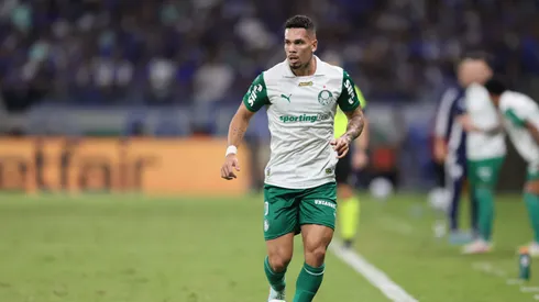Paulinho jogador do Palmeiras durante partida contra o Cruzeiro no estadio Mineirao pelo campeonato Brasileiro A 2025.