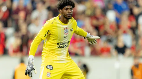 PR – CURITIBA – 19/02/2026 – BRASILEIRO A 2026, ATHLETICO-PR X CORINTHIANS – Hugo Souza jogador do Corinthians durante partida contra o Athletico-PR no estadio Arena da Baixada pelo campeonato Brasileiro A 2026. Foto: Paulo De Tarso/AGIF