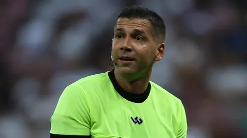 Bruno Arleu de Araujo Arbitro da partida entre Santa Cruz e Nautico pelo campeonato pernambucano na Arena de Pernambuco. Foto: Marlon Costa/AGIF