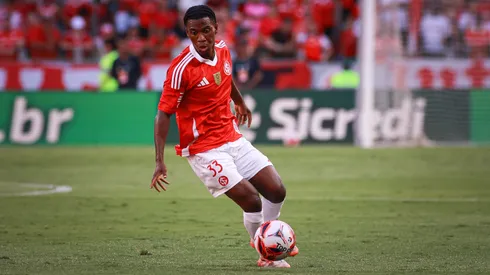 Benjamin, meia-campista do Internacional