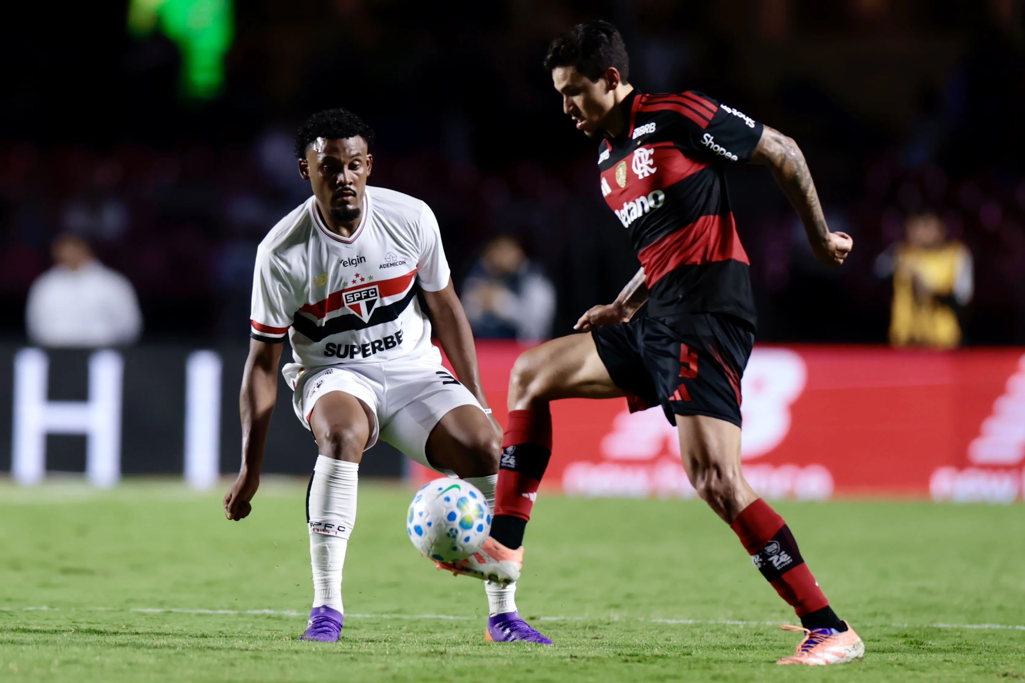 Pedro atuando em São Paulo x Flamengo –  Foto: Marcello Zambrana/AGIF