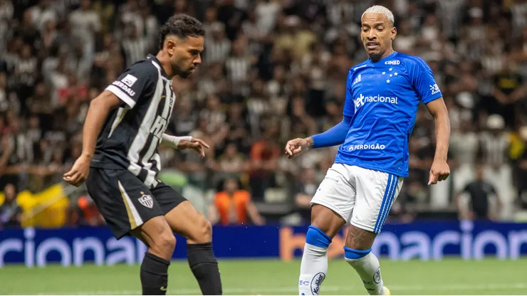 Matheus Pereira jogador do Cruzeiro durante partida contra o Atletico no estadio Arena MRV pelo campeonato Mineiro 2026. Foto: Fernando Moreno/AGIF