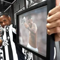 Botafogo anuncia retorno de Júnior Santos, herói da Libertadores 2024