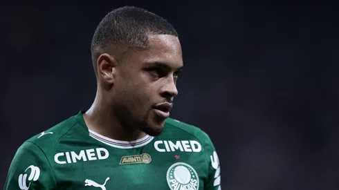 Vitor Roque será titular em Novorizontino x Palmeiras. 
