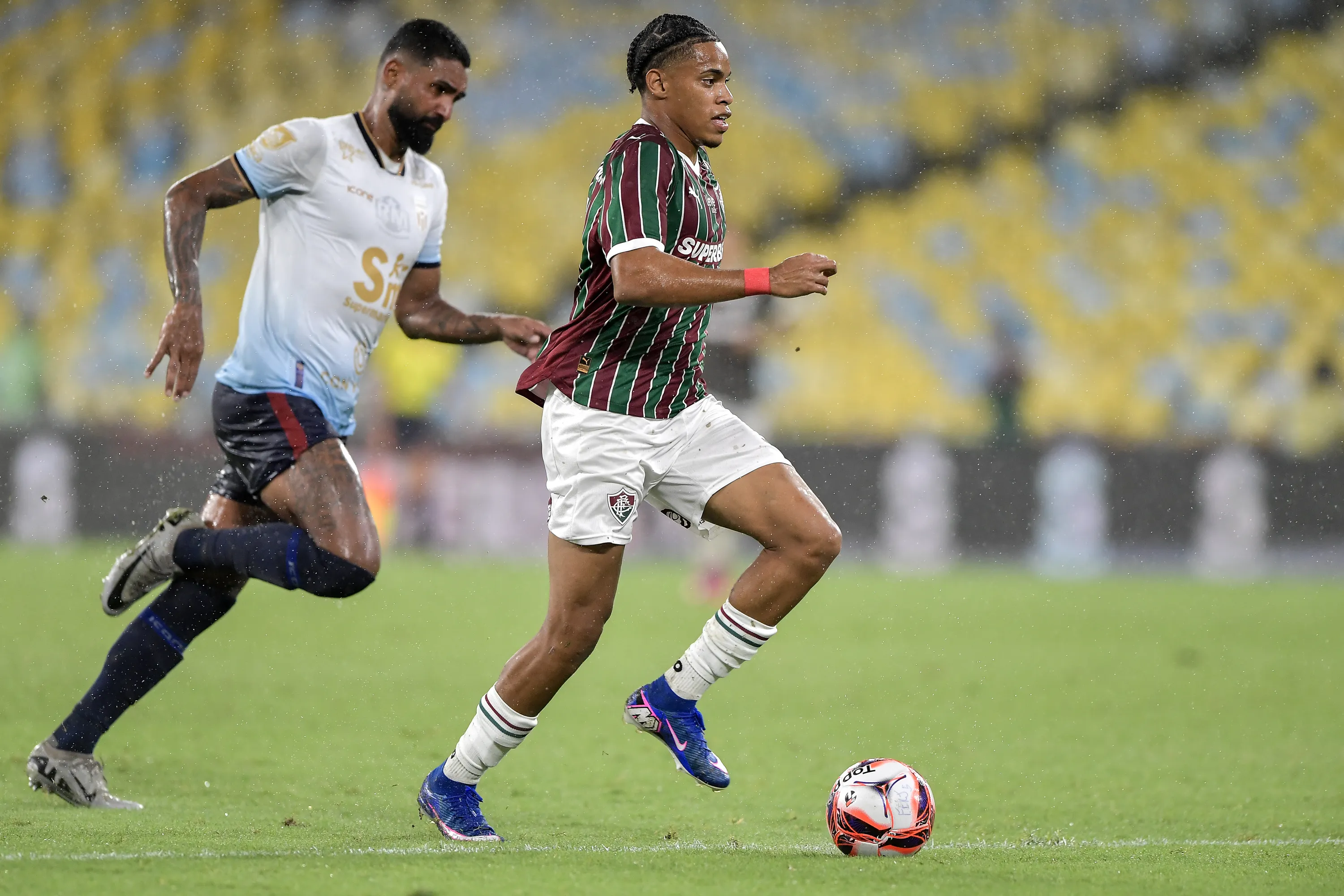 Matheus Reis, jogador do Fluminense, durante partida contra o Marica – Foto: Thiago Ribeiro/AGIF