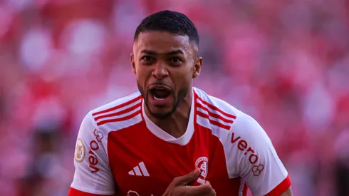 Contratação de Wanderson gerou transfer ban ao Internacional. 
