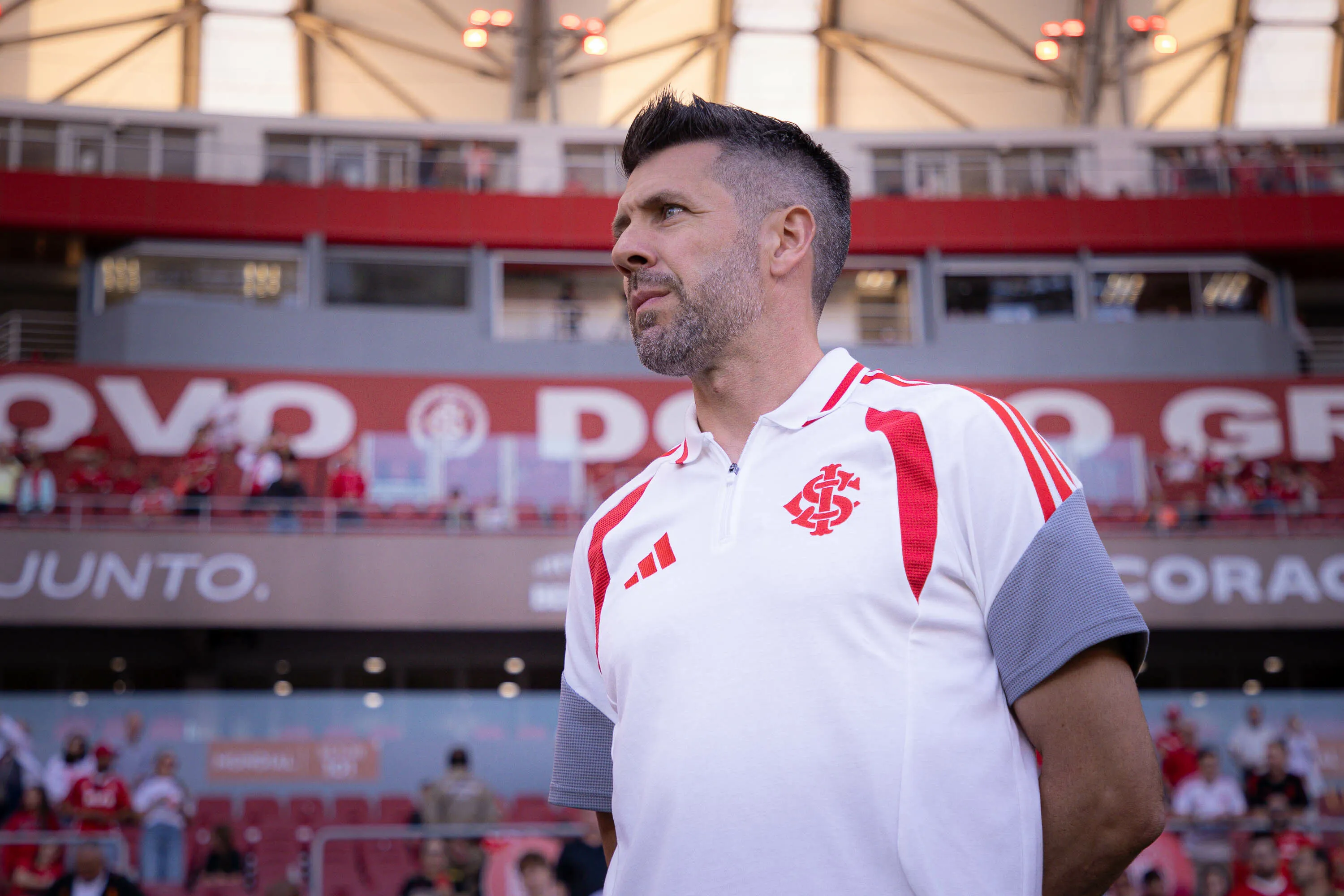 Paulo Pezzolano, técnico do Internacional – Foto: Maxi Franzoi/AGIF