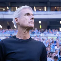 Luís Castro repetirá time titular do Grêmio na decisão