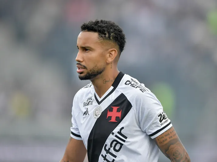 Jair só deve ficar à disposição de Renato Gaúcho no Vasco em junho