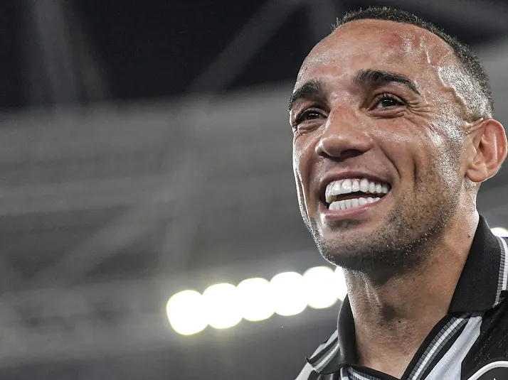 Marçal projeta retorno antecipado ao Botafogo após lesão