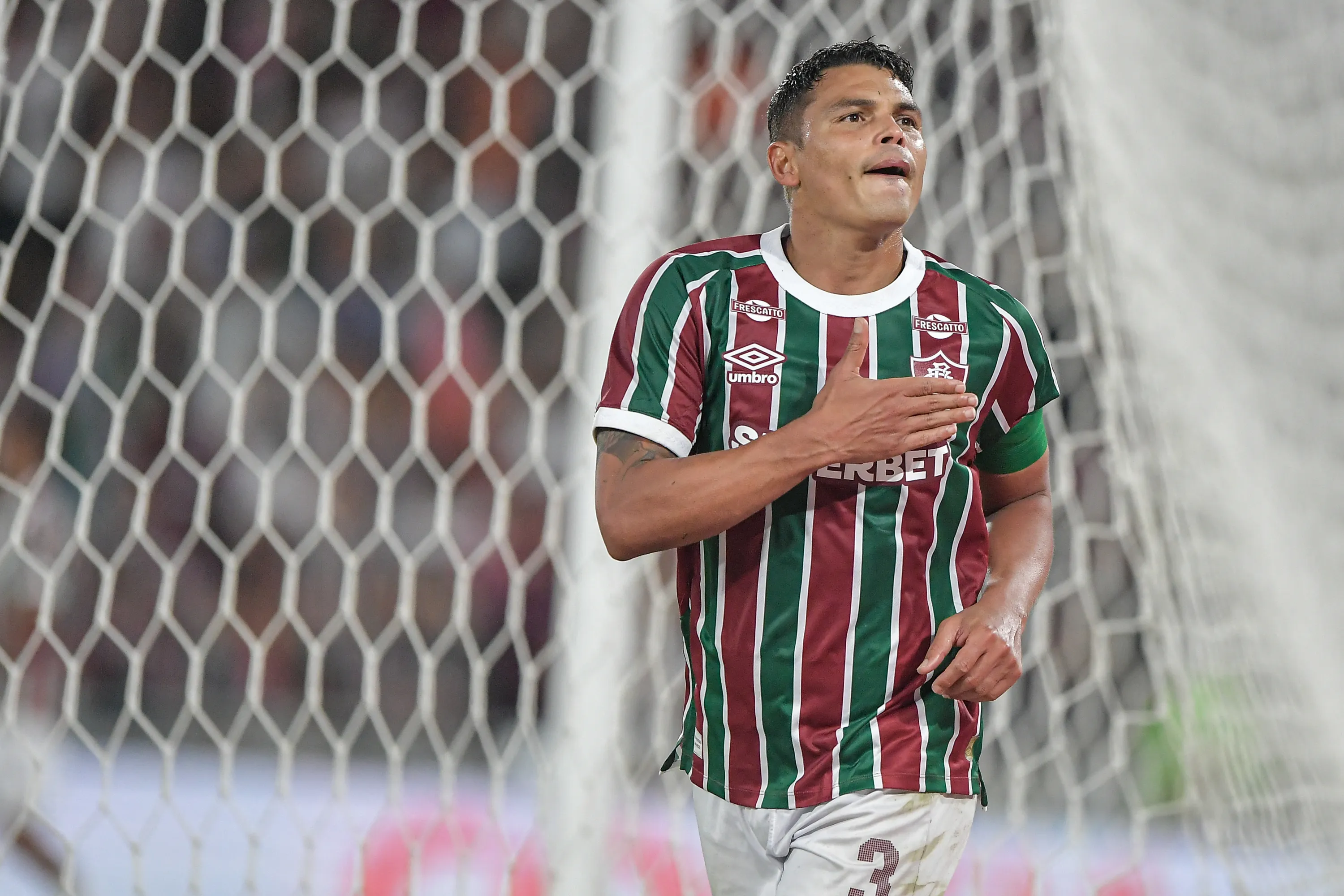Thiago Silva jogador do Fluminense comemora seu gol durante partida contra o Bahia no estadio Maracana pelo campeonato Copa Do Brasil 2025. Foto: Thiago Ribeiro/AGIF