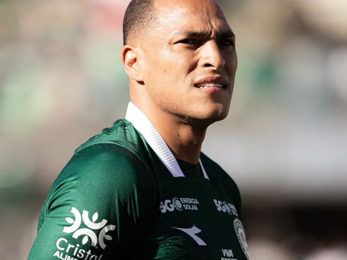 Juventude se aproxima do zagueiro Titi, do Goiás