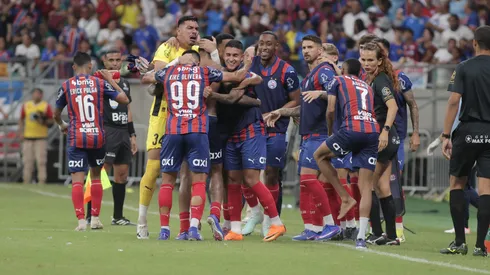 Jogador do Bahia comemora seu gol durante partida contra o Vitoria no estadio Fonte Nova pelo campeonato Baiano 2026. Foto: Marcio Jose/AGIF
