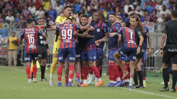 Jogador do Bahia comemora seu gol durante partida contra o Vitoria no estadio Fonte Nova pelo campeonato Baiano 2026. Foto: Marcio Jose/AGIF