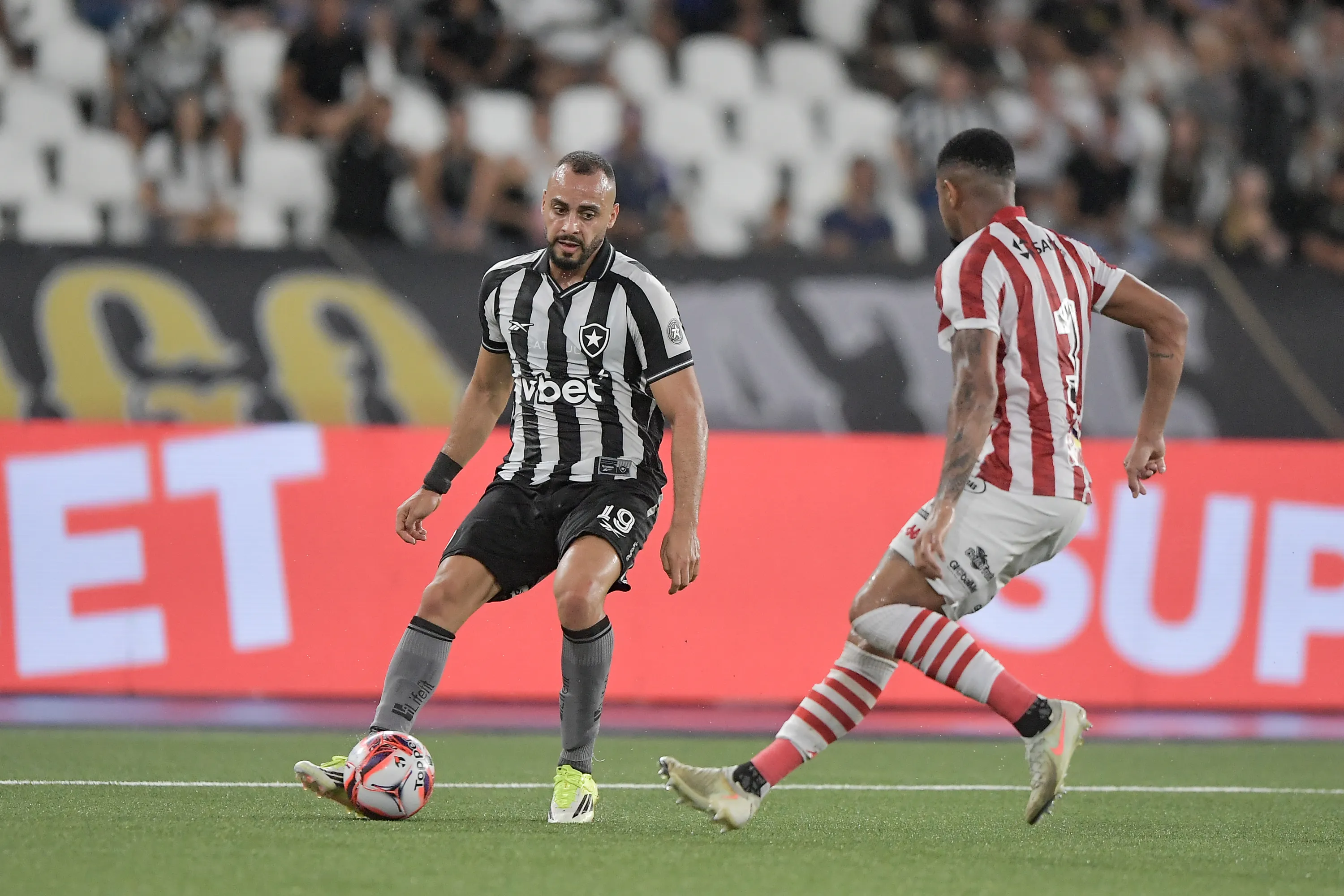RJ – RIO DE JANEIRO – 07/03/2026 – FINAL TACA RIO 2026, BOTAFOGO X BANGU – Arthur Cabral jogador do Botafogo durante partida contra o Bangu no estadio Engenhao pelo campeonato Carioca 2026. Foto: Thiago Ribeiro/AGIF
