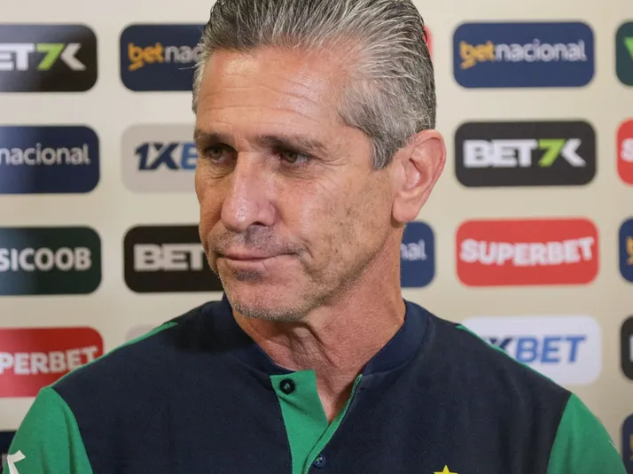 Atlético-GO demite Lacerda e busca Jorginho ou Guto Ferreira