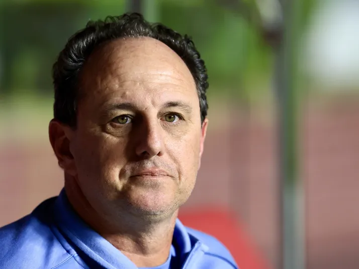 Ceni explica redução de investimento e manda a real sobre reforços no Bahia