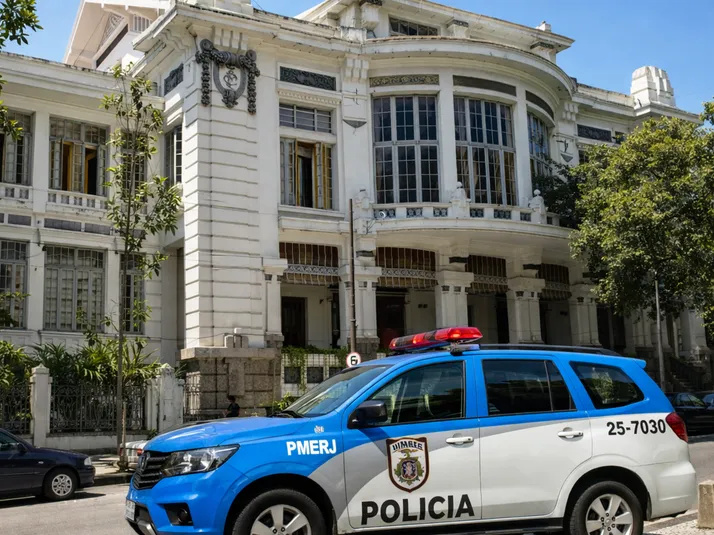 Sede do Fluminense sofre tentativa de invasão antes da final