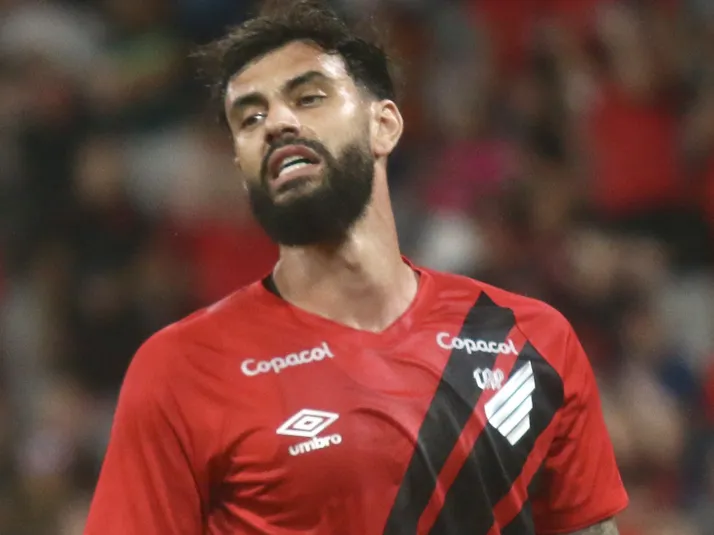 Athletico-PR encaminha empréstimo de Mastriani ao América-MG