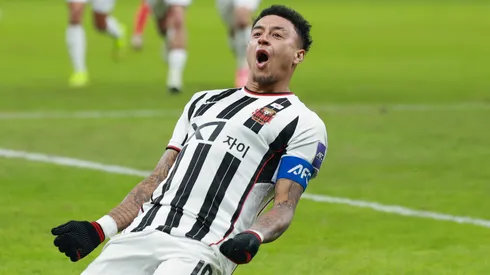 Jesse Lingard #10 of FC Seoul celebrating his second goal and the team's third goal during the AFC Champions League Elite 2025-26 East Region Group Stage match between Shanghai Port and FC Seoul at Pudong Football Stadium on November 25, 2025 in Shanghai, China. (Photo by Lintao Zhang/Getty Images)