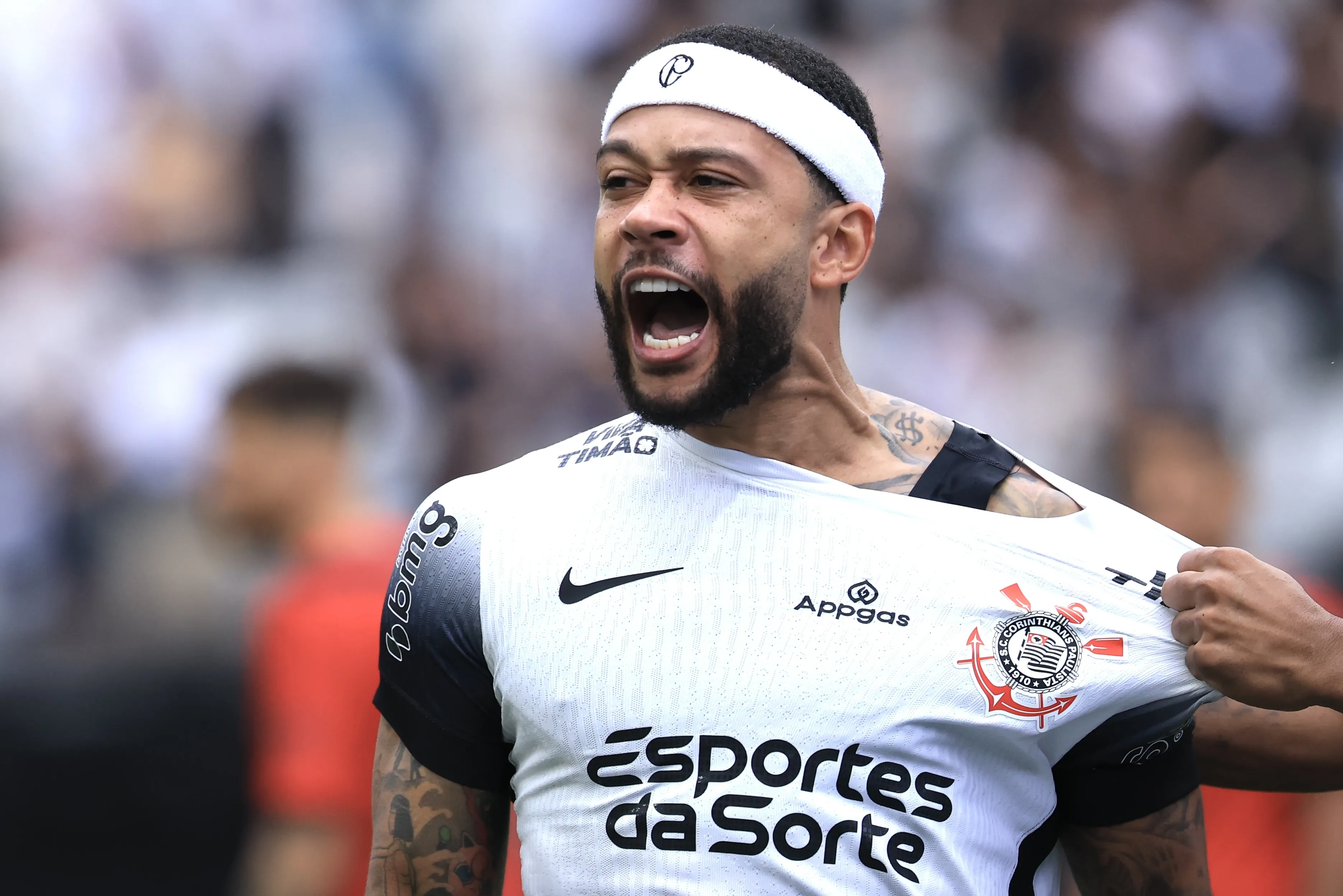 Memphis Depay virou desfalque – Foto: Marcello Zambrana/AGIF.