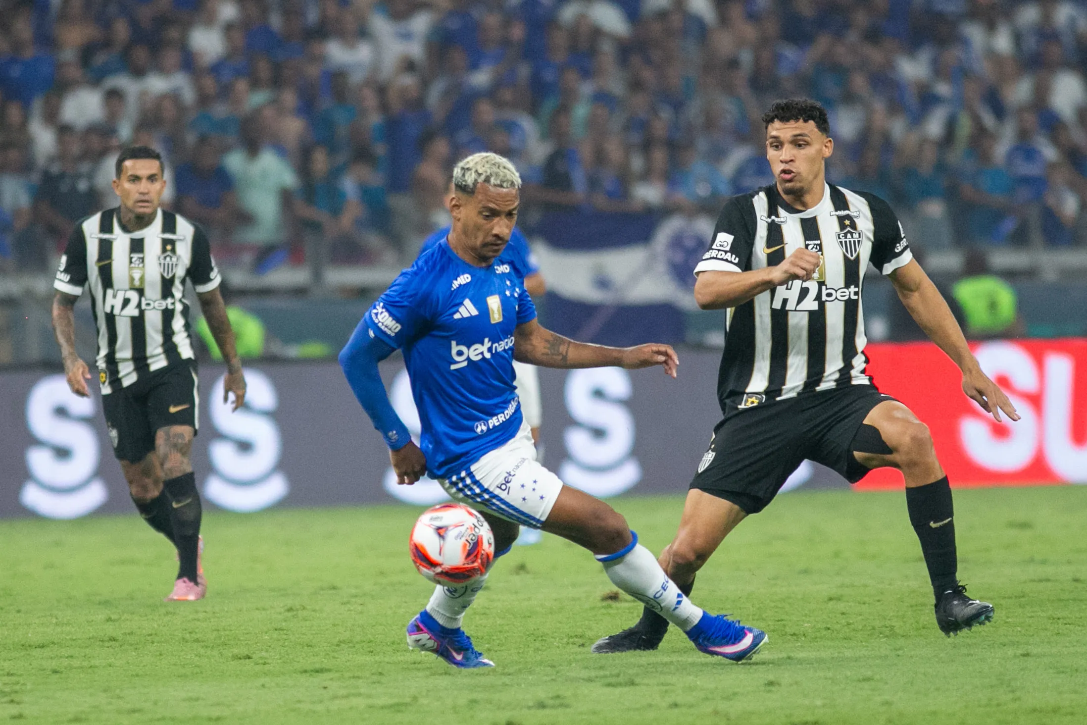 MG – BELO HORIZONTE – 08/03/2026 – MINEIRO 2026, CRUZEIRO X ATLETICO – Matheus `Pereira  jogador do Cruzeiro durante partida contra o Atletico no estadio Mineirao pelo campeonato Mineiro 2026. Foto: Fernando Moreno/AGIF