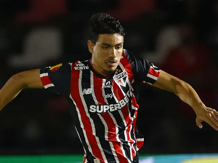 Moreira anima Crespo no São Paulo após testes físicos