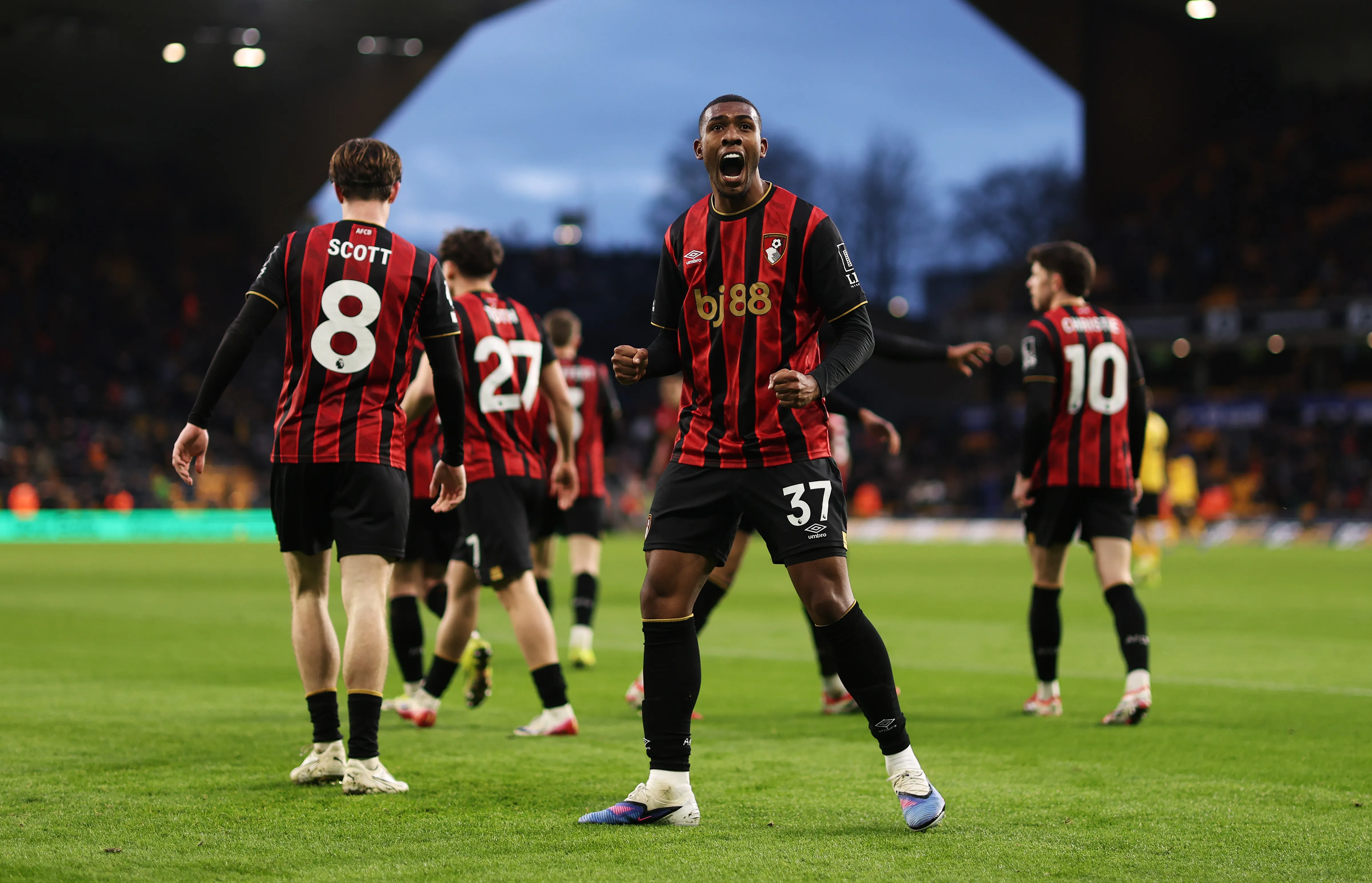 Rayan comemora gol marcado pelo Bournemouth. (Photo by Jack Thomas/Getty Images)