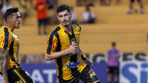 Rômulo, meia do Novorizontino, comemora gol durante Campeonato Paulista (Imagem: Divulgação/ Novorizontino)