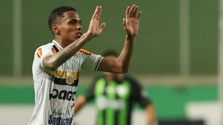 Dantas segue na mira do Athletico-PR