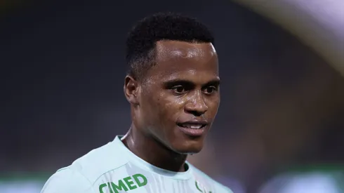 Jhon Arias jogador do Palmeiras durante aquecimento antes da partida contra o Fluminense no estadio Arena Barueri pelo campeonato Brasileiro A 2026.