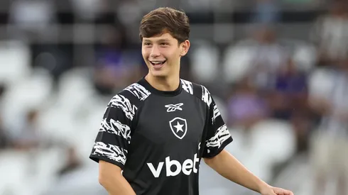 Arthur Novaes celebra início no profissional. Foto: Vítor Silva/Botafogo