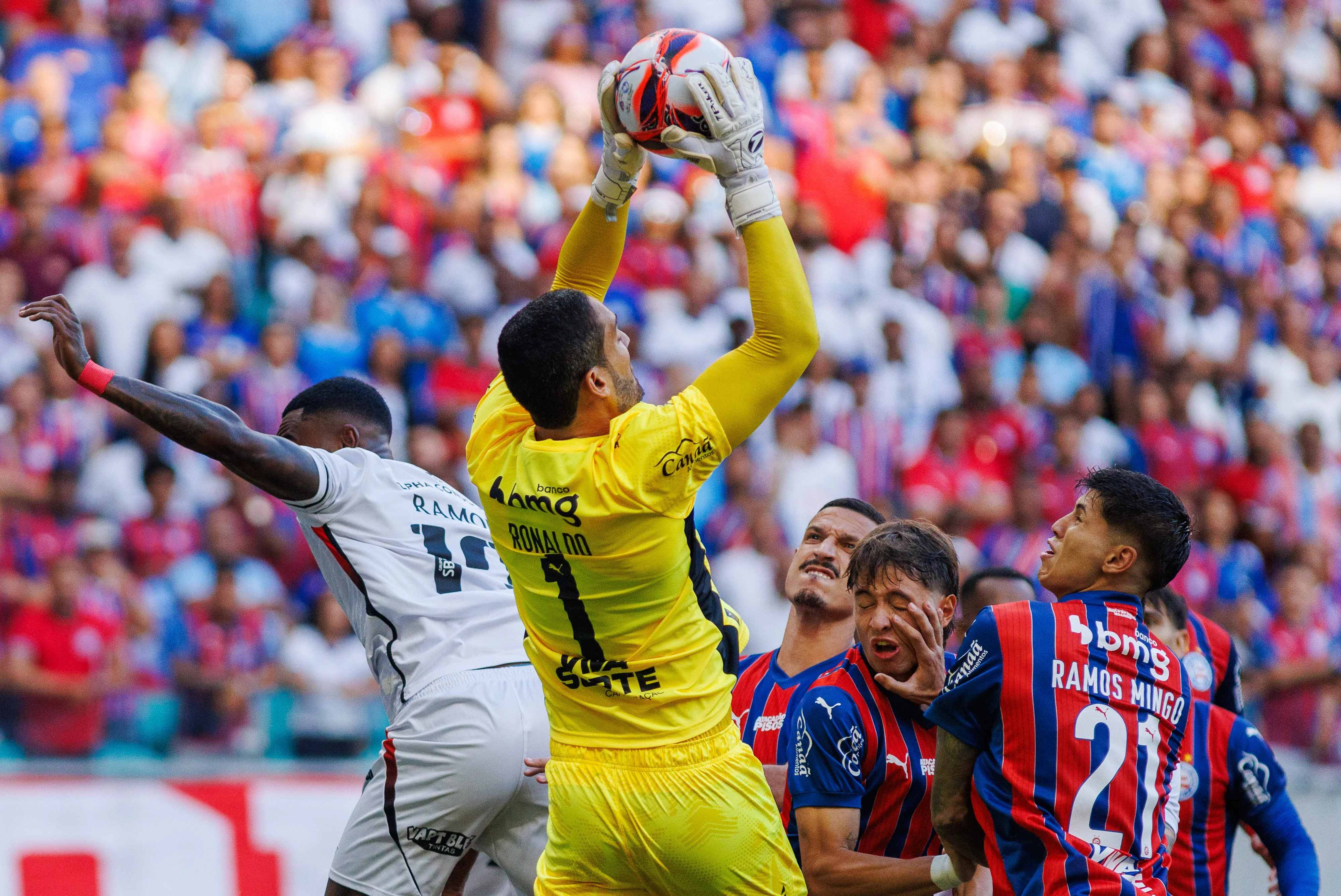 BA – SALVADOR – 07/03/2026 – BAIANO 2026, BAHIA X VITORIA – Ronaldo jogador do Bahia durante partida contra o Vitoria no estadio Fonte Nova pelo campeonato Baiano 2026. Foto: Marcio Jose/AGIF